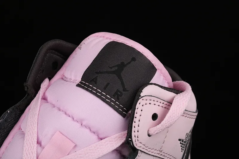 All categories Air Jordan Jordan series basketball shoes Air Jordan 1 Mid Air Jordan 1 Mid GS AJ1 Joe 1 white black pink cherry blossom 555112-601